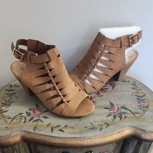 Cityclassified Women's Tan Strappy Sandals